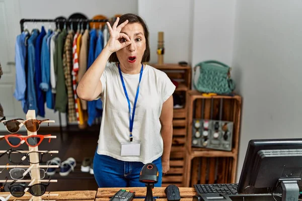 Mooie Middelbare Leeftijd Spaanse Vrouw Die Werkt Als Manager Bij — Stockfoto