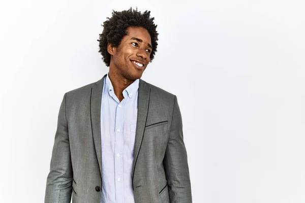 Zole Edilmiş Beyaz Arka Plan Üzerine Ceketi Giymiş Genç Afro — Stok fotoğraf