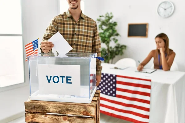 Young American Voter Man Putting Vote Ballot Box Electoral College — Stock Photo, Image