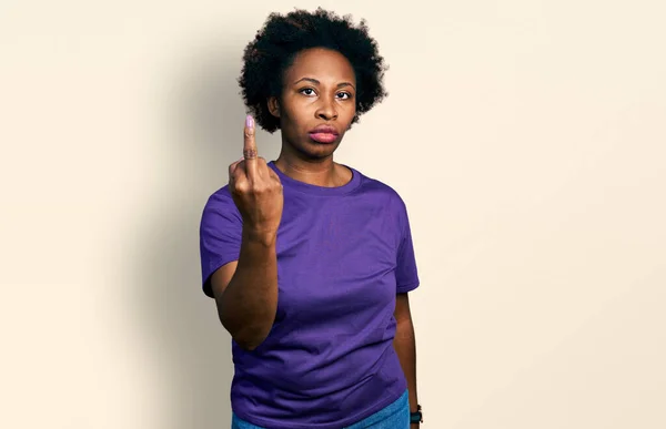 African American Woman Afro Hair Wearing Casual Purple Shirt Showing — Stockfoto
