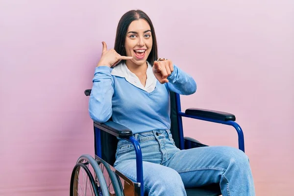 Beautiful Woman Blue Eyes Sitting Wheelchair Smiling Doing Talking Telephone — Stock Photo, Image