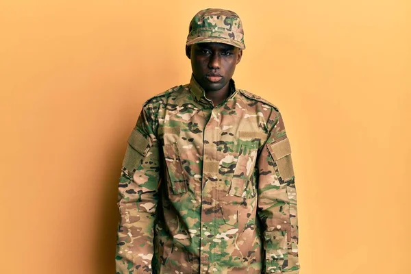 Jeune Homme Afro Américain Portant Uniforme Armée Déprimé Inquiet Pour — Photo