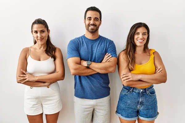 Grupp Unga Latinamerikaner Står Över Isolerade Bakgrund Glad Ansikte Leende — Stockfoto