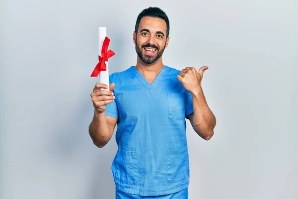 Bonito Homem Hispânico Com Barba Vestindo Uniforme Enfermeira Azul Macho — Fotografia de Stock