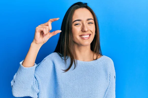 Jong Latijns Amerikaans Meisje Draagt Casual Kleding Glimlachend Zelfverzekerd Gebaar — Stockfoto