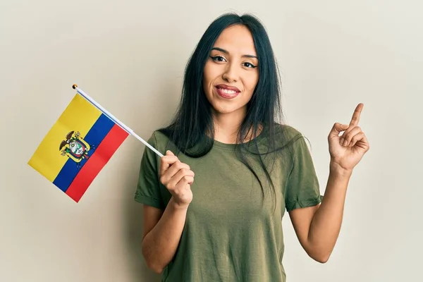 Jong Hispanic Meisje Houden Ecuador Vlag Glimlachen Blij Wijzend Met — Stockfoto