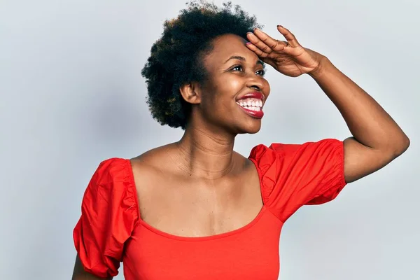 Молода Афро Американська Жінка Одягнена Повсякденний Одяг Дуже Щаслива Посміхається — стокове фото
