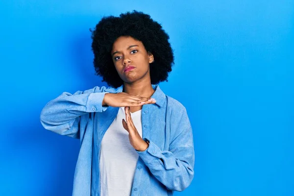 Jonge Afro Amerikaanse Vrouw Draagt Casual Kleding Doen Time Out — Stockfoto