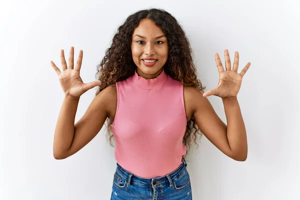 Beautiful Hispanic Woman Standing Isolated Background Showing Pointing Fingers Number — Stock Photo, Image