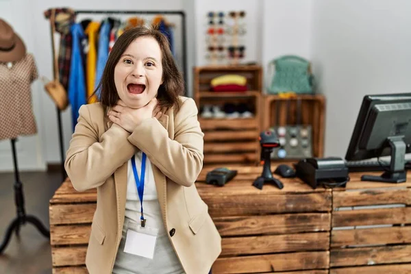 Jeune Femme Trisomique Travaillant Comme Manager Boutique Détail Crier Étouffer — Photo