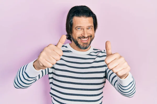 Middelbare Leeftijd Blanke Man Het Dragen Van Casual Kleding Goed — Stockfoto