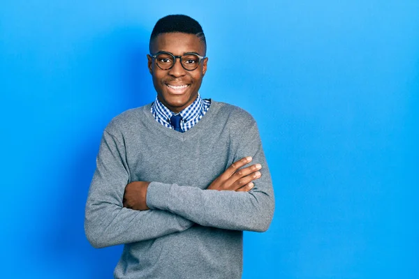 Jeune Homme Afro Américain Portant Style Affaires Des Lunettes Visage — Photo