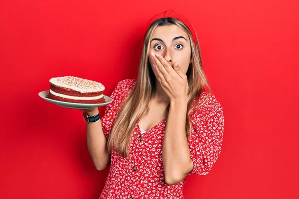 Beautiful Hispanic Woman Holding Strawberry Cake Covering Mouth Hand Shocked — Stock Photo, Image
