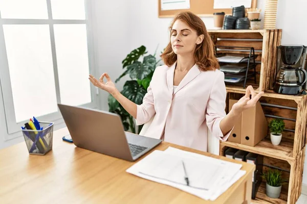 Young Caucasian Businesswoman Meditating Doing Yoga Exercise Office — Stock Photo, Image