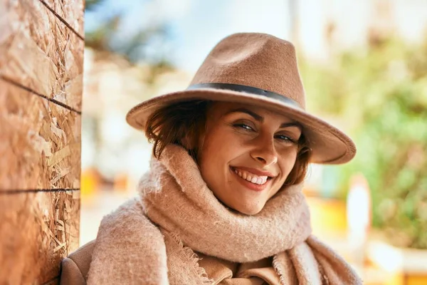 Young Hispanic Woman Wearing Elegant Style Standing City — Stock Photo, Image