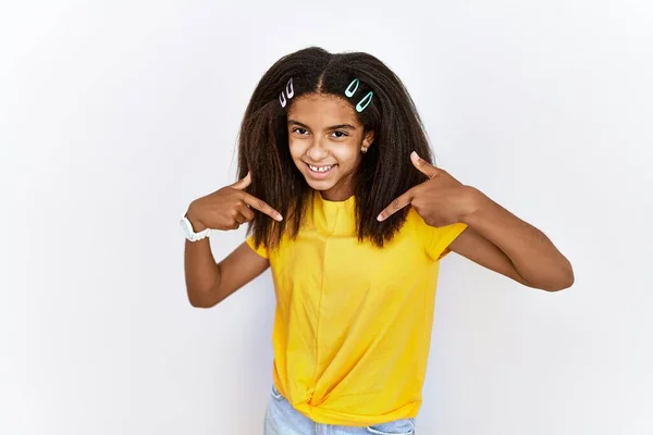Young African American Girl Standing White Isolated Background Looking Confident — 图库照片