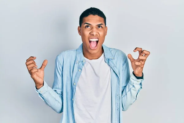 Junger Afrikanisch Amerikanischer Typ Lässiger Kleidung Verrückt Und Verrückt Schreiend — Stockfoto