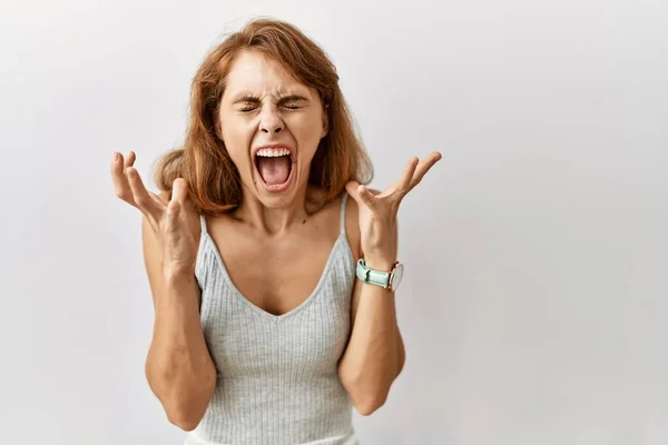 Beautiful Caucasian Woman Standing Isolated Background Celebrating Mad Crazy Success — Stock Photo, Image