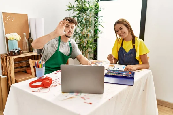 Young Hispanic Artist Couple Smiling Happy Having Online Draw Lesson — Stock Photo, Image