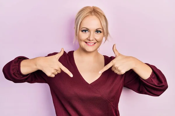 Giovane Donna Bionda Che Indossa Maglione Invernale Casual Guardando Fiducioso — Foto Stock