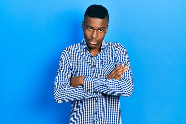 Jovem Afro Americano Vestindo Roupas Casuais Céticas Nervosas Desaprovando Expressão — Fotografia de Stock