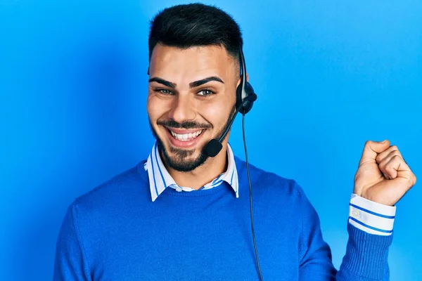 Young Hispanic Man Beard Wearing Operator Headset Call Center Office — Stock Photo, Image