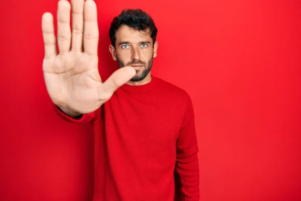 Hombre Guapo Con Barba Usando Suéter Rojo Casual Haciendo Dejar —  Fotos de Stock