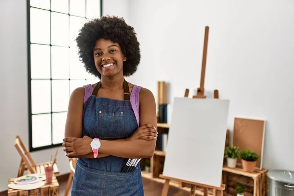 Jeune Femme Afro Américaine Aux Cheveux Afro Studio Art Heureux — Photo