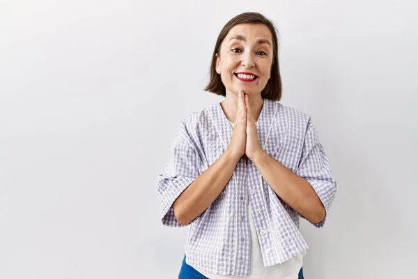 Mooie Middelbare Leeftijd Latino Vrouw Staande Geïsoleerde Achtergrond Vrolijk Met — Stockfoto