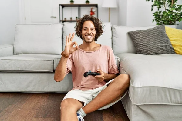 Young Hispanic Man Playing Video Game Holding Controller Home Doing — Stock Photo, Image