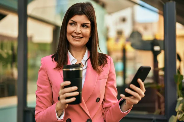 Middle Age Business Woman Using Smartphone Outdoors Typing Message — Stock Photo, Image