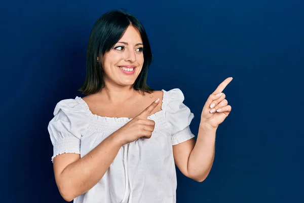Young Hispanic Woman Wearing Casual Clothes Smiling Looking Camera Pointing — Stock Photo, Image