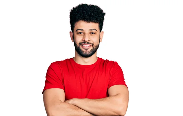 Jonge Arabische Man Met Baard Casual Rood Shirt Vrolijk Gezicht — Stockfoto