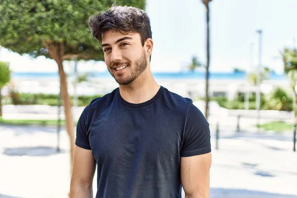 Young Hispanic Man Smiling Happy Standing City — Stock Photo, Image