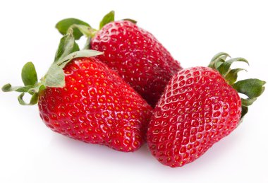 beyaz üzerine taze çilek