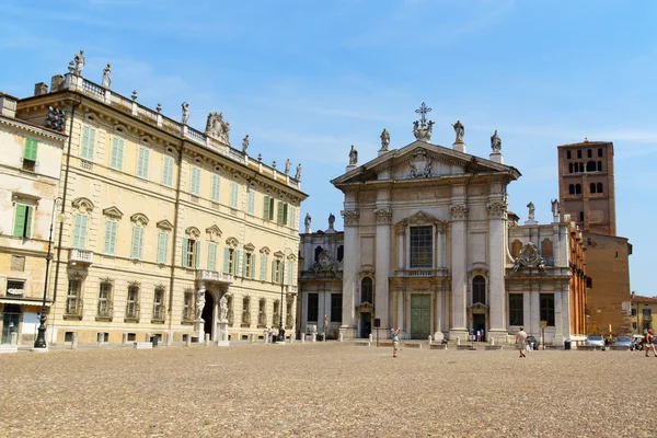 Piazza sordello a katedrála v Mantova, Itálie — Stock fotografie