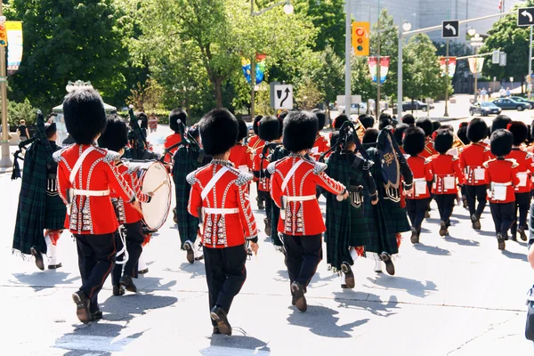 Guardias canadienses en desfile en Ottawa, Canadá —  Fotos de Stock