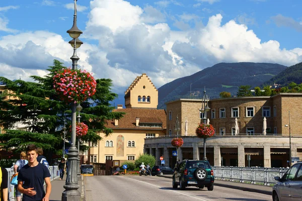 Most Ponte Talvera v centru města Bolzano (Bozen) — Stock fotografie