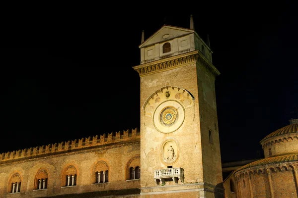 Palais de la Raison de nuit à Mantoue, Italie — Photo