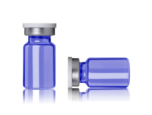 Две Маленькие Стеклянные Бутылки Медицинского Использования Изолированные Белом Отражающем Фоне — стоковое фото