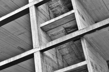 İnşaat halindeki bina, güçlendirilmiş beton yapı