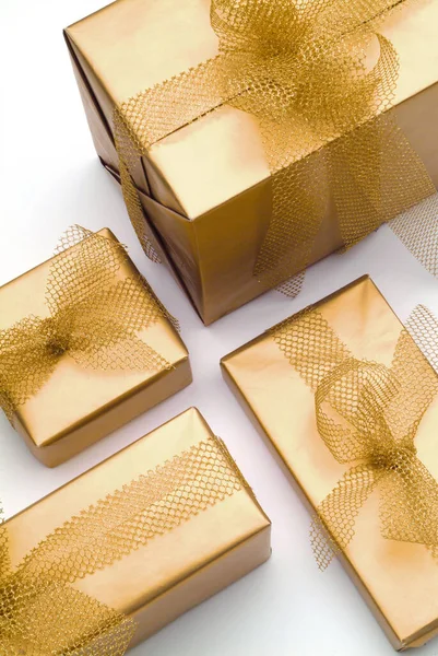 Caixas Presente Forrado Com Papel Dourado — Fotografia de Stock