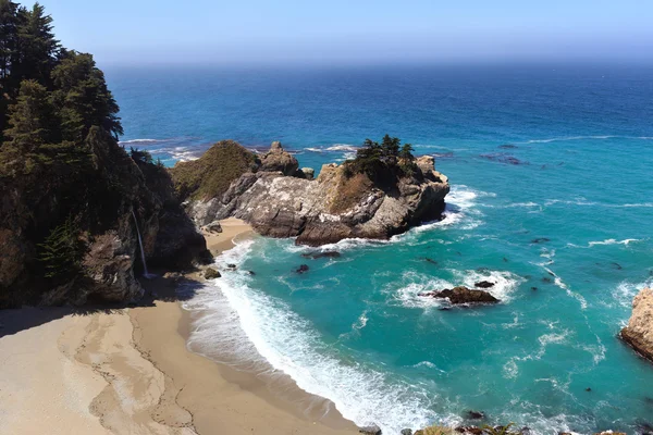 McWay Falls a Big Sur, California, USA — Foto Stock