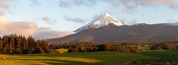 Malerische Ländliche Landschaft Mit Taranaki Schneegipfel Neuseeland — Stockfoto