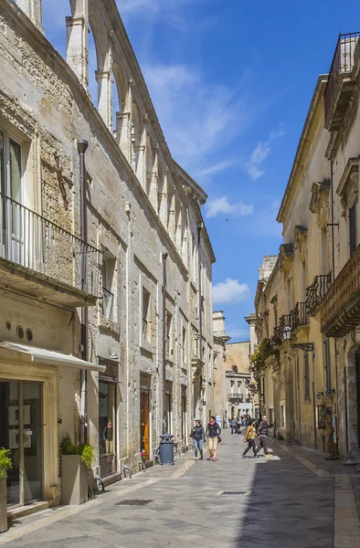 Turistas que visitam a cidade de Lecce — Fotografia de Stock