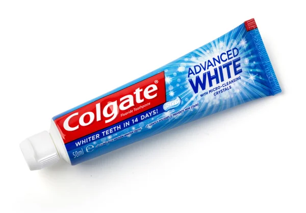 Pasty do zębów Colgate na biały. — Zdjęcie stockowe