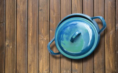 tablo üzerinde pot pişirme