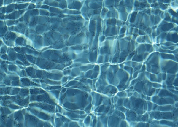 Schwimmbad mit Reflexionen — Stockfoto