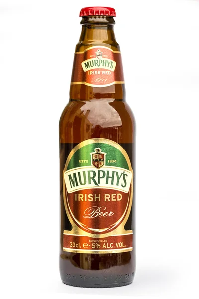 Irländsk röd öl isolerad på vit — Stockfoto