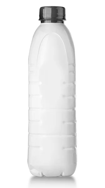 Белая пластиковая бутылка на белый — стоковое фото